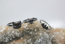 Load image into Gallery viewer, Spooky Sterling Silver Spider Ring. Sterling silver arachnid stacking ring. Halloween goth jewelry.