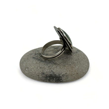 Load image into Gallery viewer, Serpentine Clarity Mixed metal Ring
